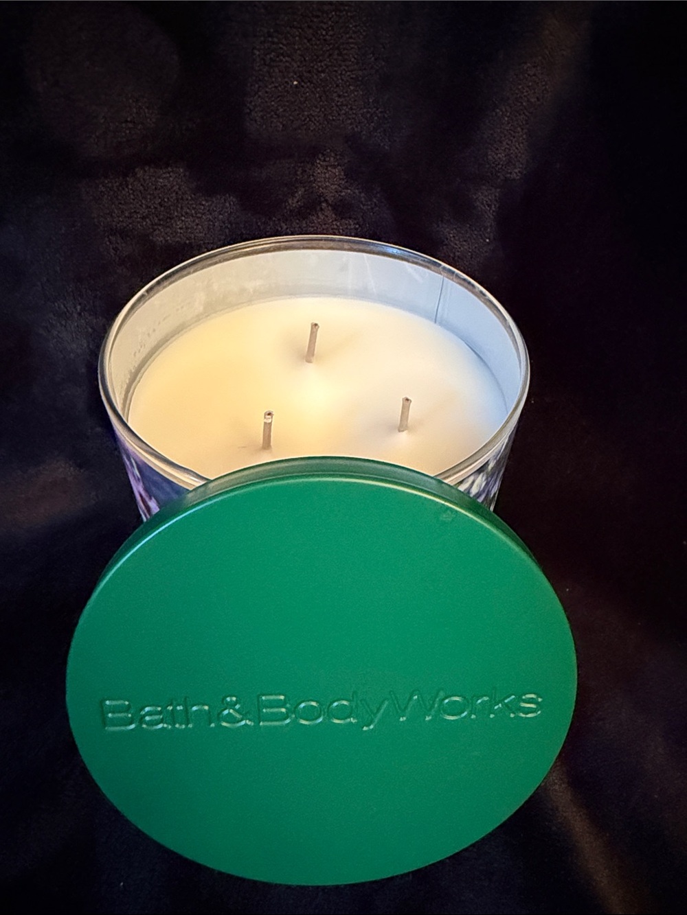Bath & Body Works Blueberry Bellini Candle with Green Lid - Picture 2 of 6